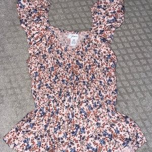 fitted flowy floral top